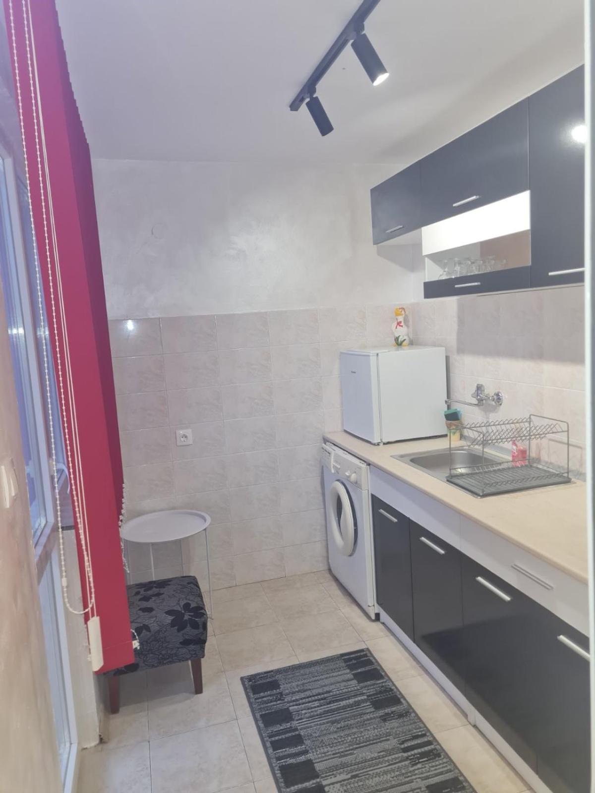 Day And Night Apartment Veliko Tarnovo Luaran gambar