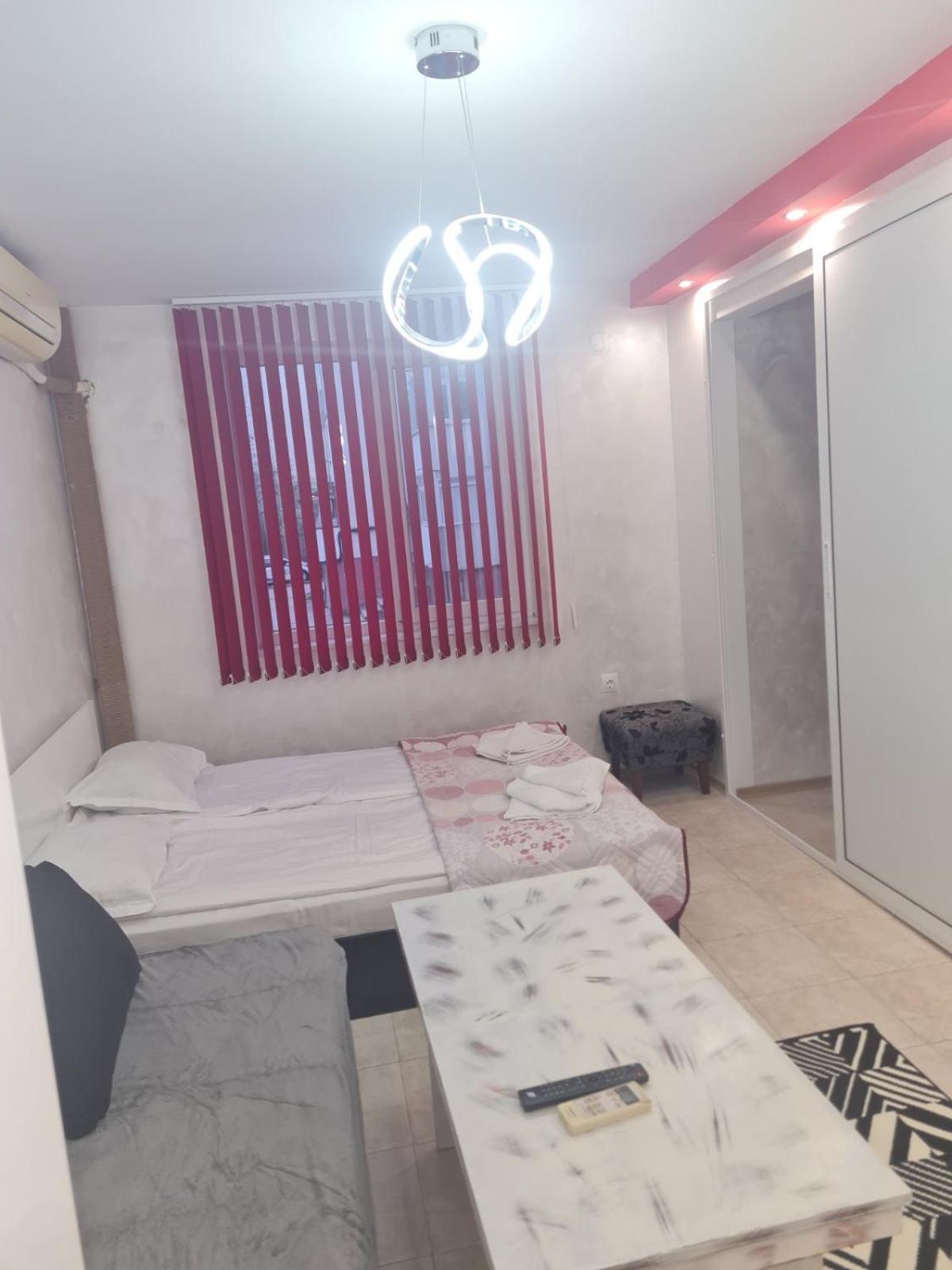 Day And Night Apartment Veliko Tarnovo Luaran gambar