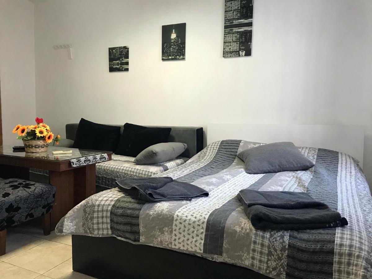 Day And Night Apartment Veliko Tarnovo Luaran gambar